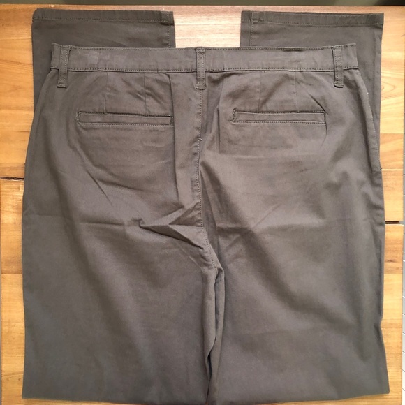 Gloria Vanderbilt Amanda Olive Green Cotton Straight Leg Trouser - Picture 5 of 10